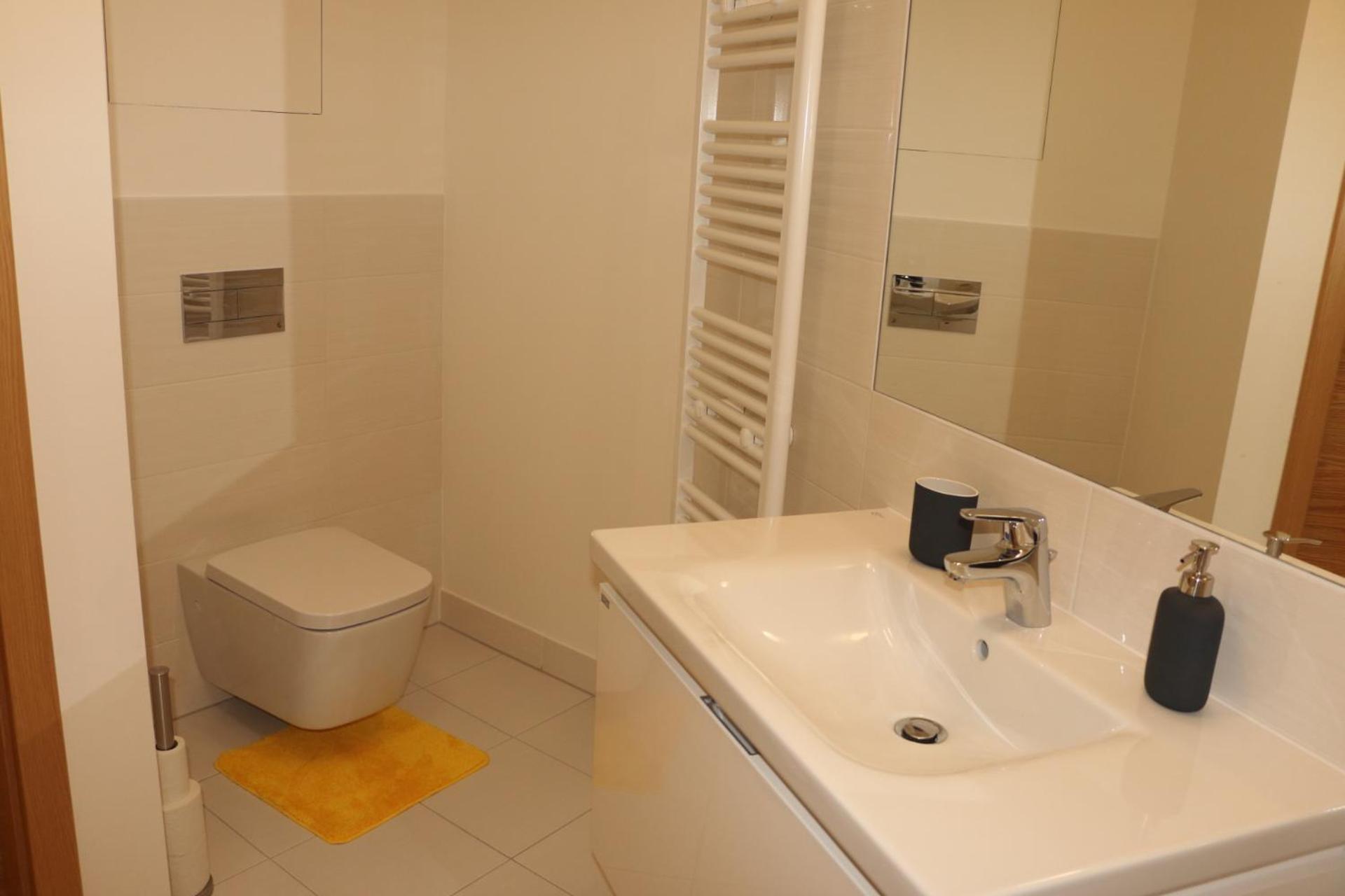 Panorama City Apartment With Free Parking Братислава Екстер'єр фото