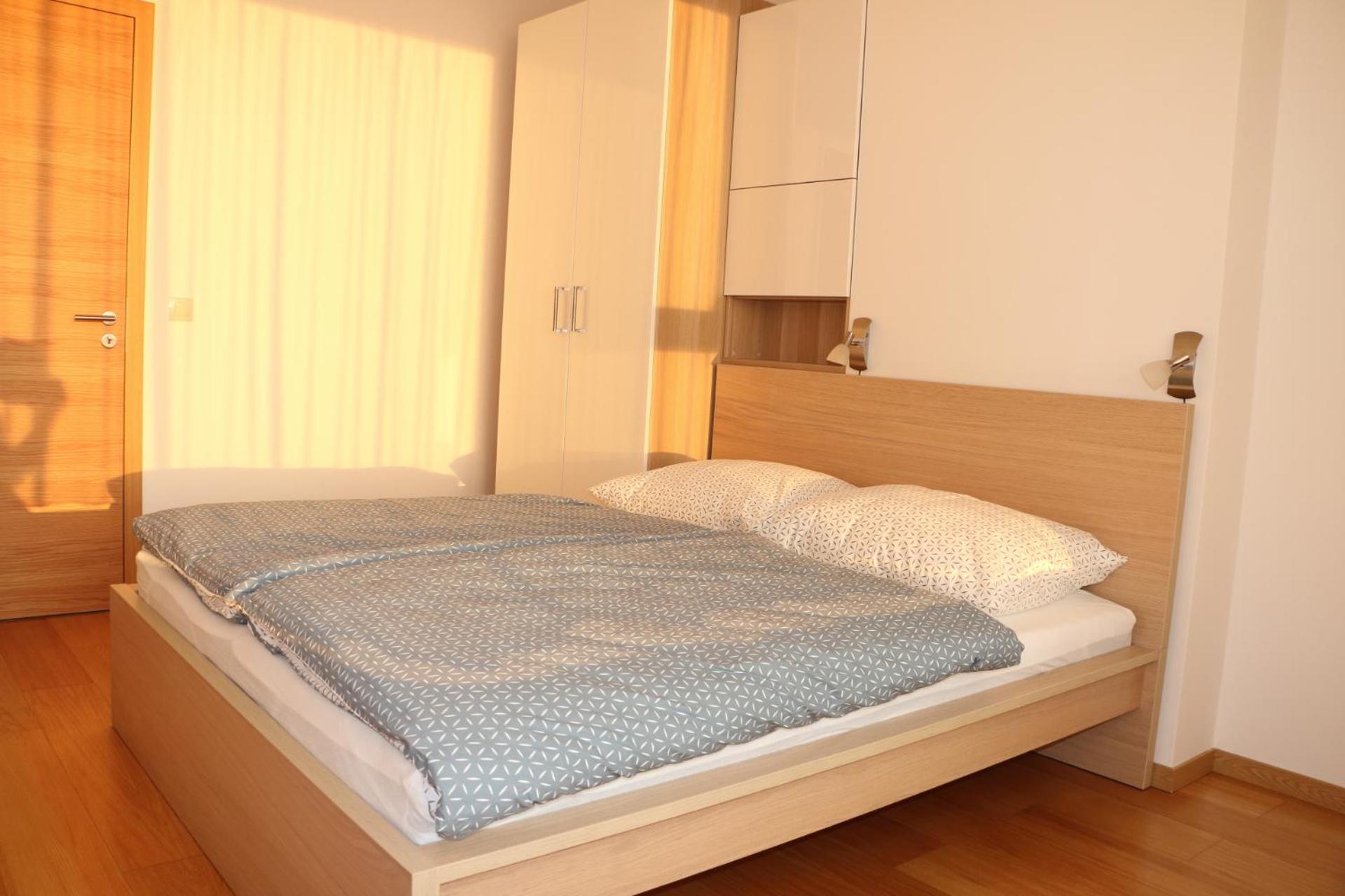 Panorama City Apartment With Free Parking Братислава Екстер'єр фото